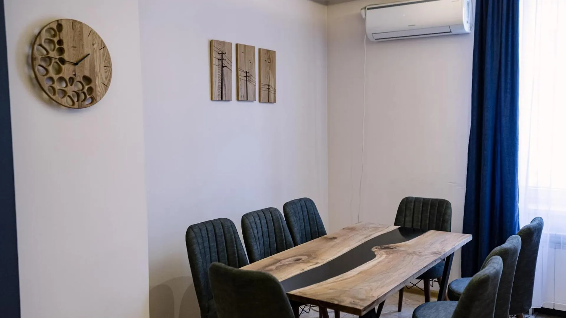 3Bdr, Top Center Retreat, City Heart, Free Parking Sofia Apartment